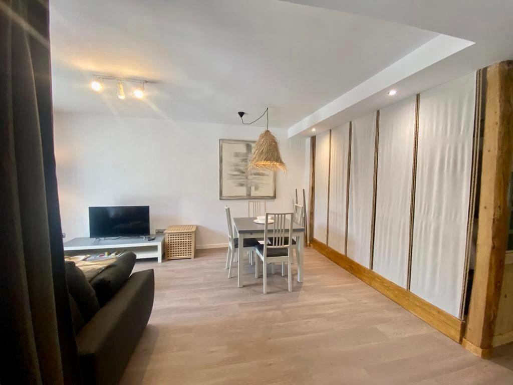 Luxury House Valencia D'Aneu Apartman Kültér fotó