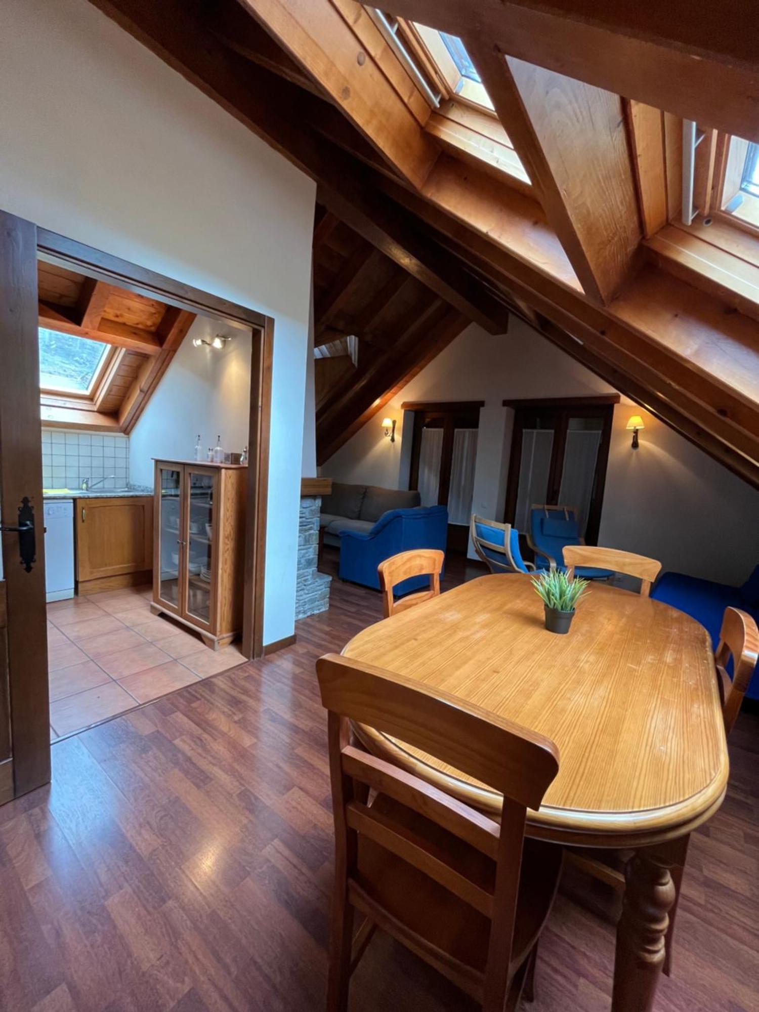 Luxury House Valencia D'Aneu Apartman Kültér fotó