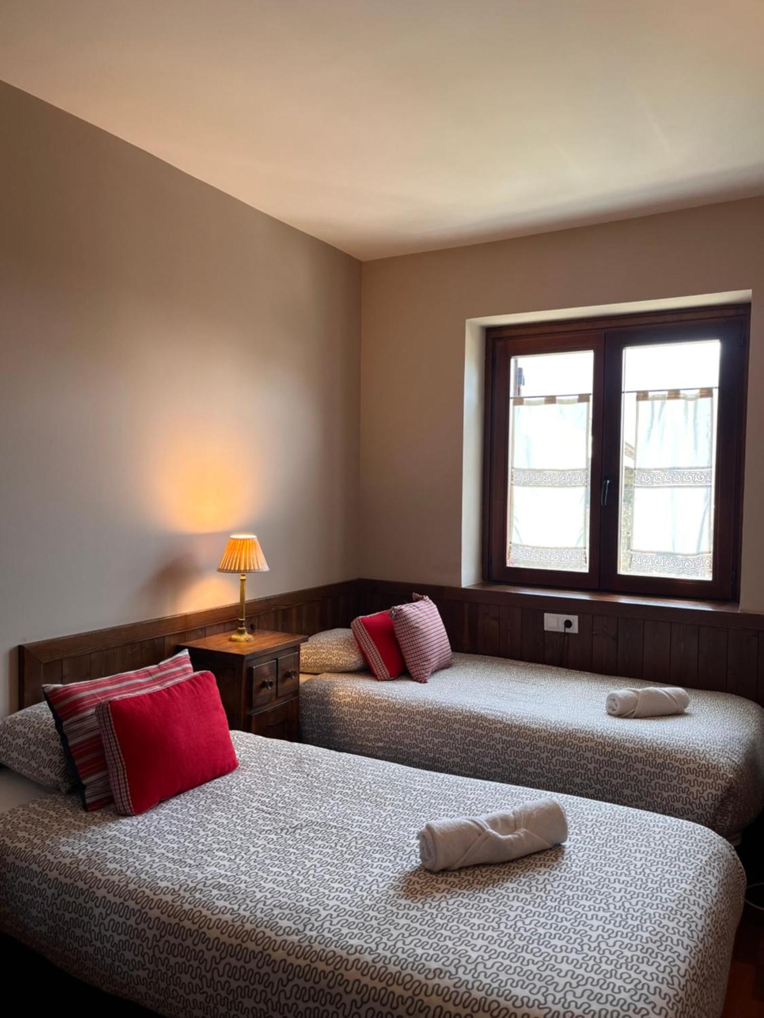 Luxury House Valencia D'Aneu Apartman Kültér fotó