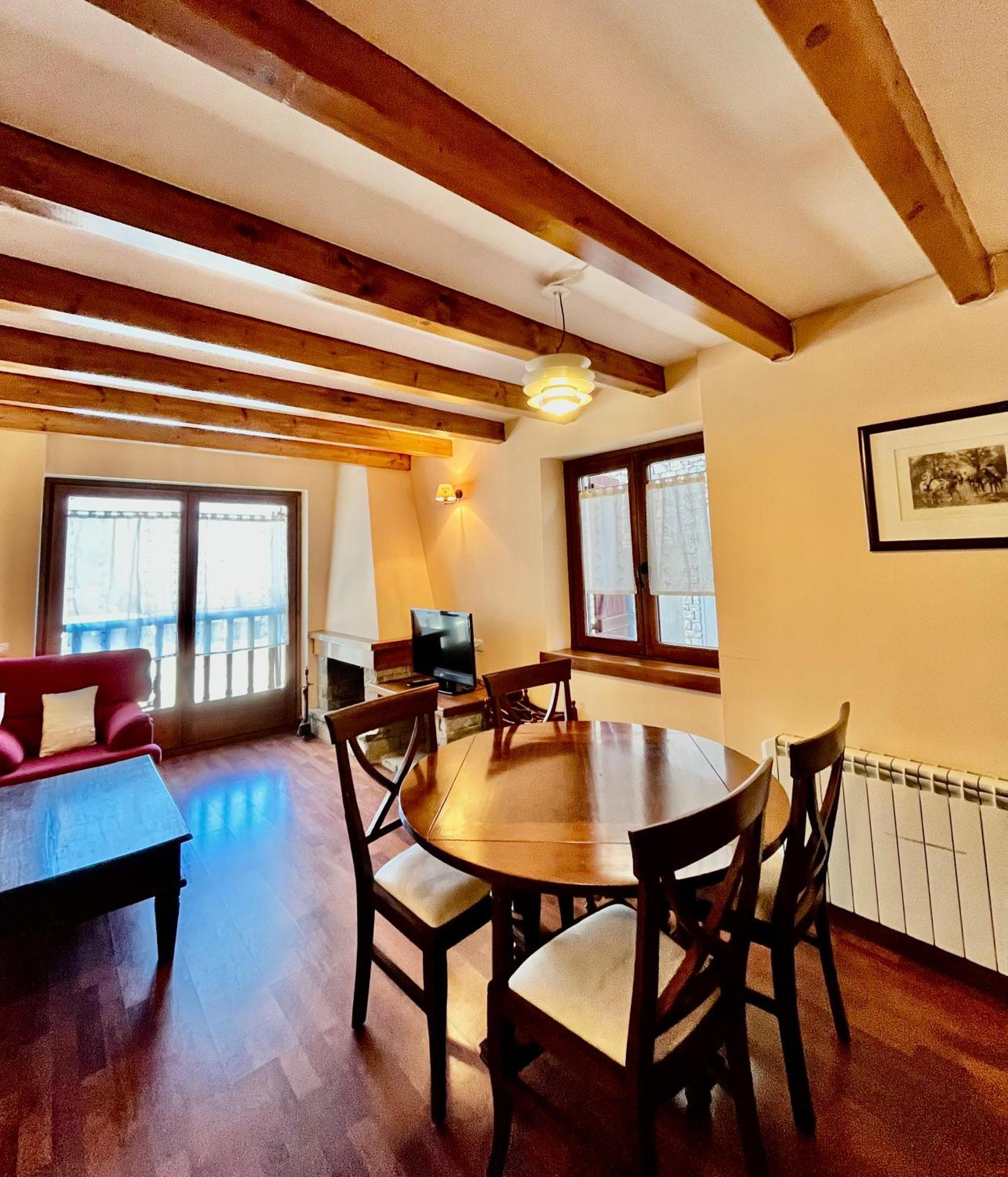 Luxury House Valencia D'Aneu Apartman Kültér fotó